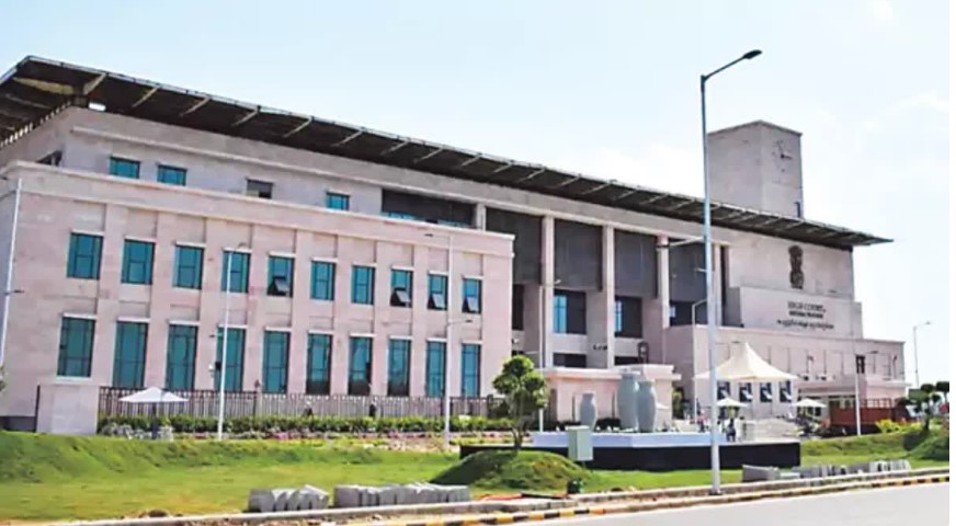 అపార్ట్‌మెంట్‌లో పార్కింగ్‌ స్థలం వాణిజ్య అవసరాలకు వాడొద్దు : హైకోర్టు