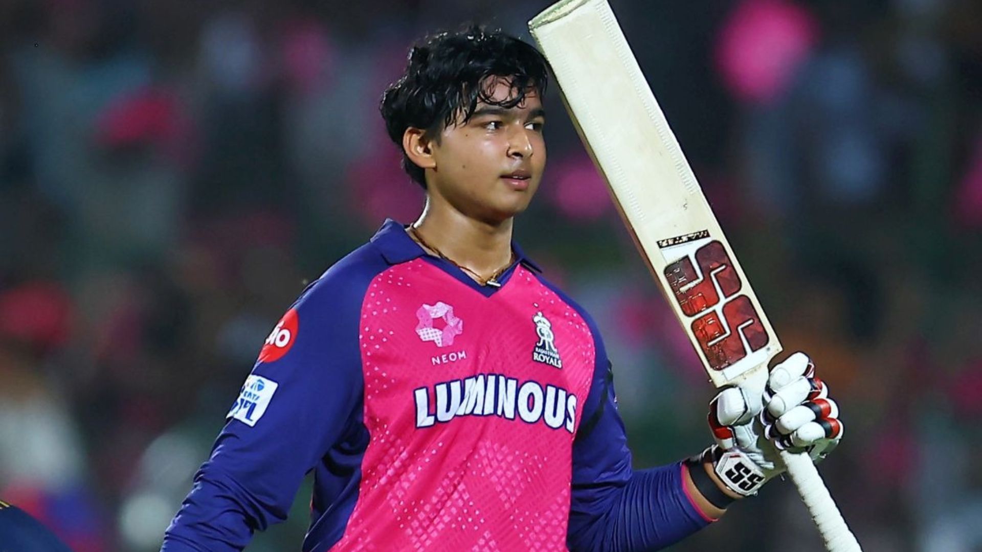 ఏమైందిరా బుడ్డోడా..! పొగిడితే పొగరెక్కిందిగా.. వరుసగా అట్టర్ ప్లాప్ షోలేనా..