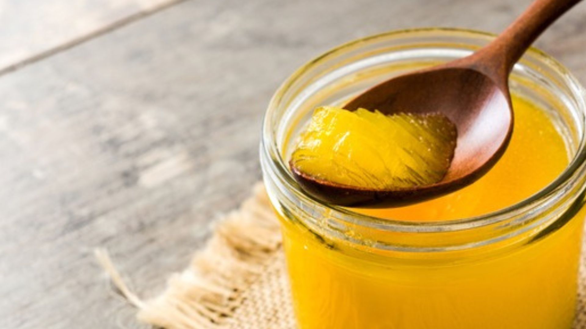   ఖాళీ కడుపుతో గోరువెచ్చని నీటిలో ఒక్క స్పూన్ ఇది కలిపి తాగితే.. 