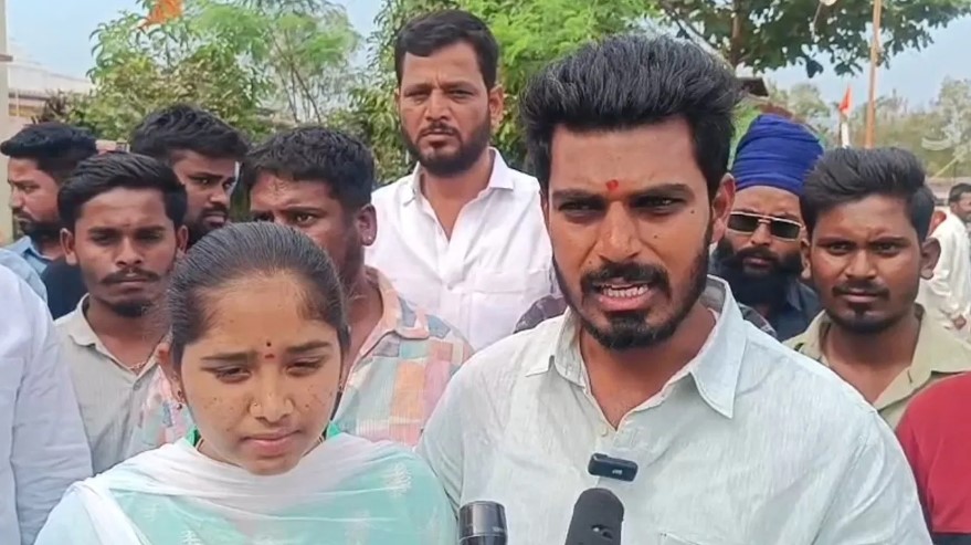 నెవ్వర్ బిఫోర్.. ఎవ్వర్ ఆఫ్టర్.. ప్రేమజంటకు కలిసొచ్చిన సర్పంచ్ ఎలక్షన్‌.. రాత్రికి రాత్రే..