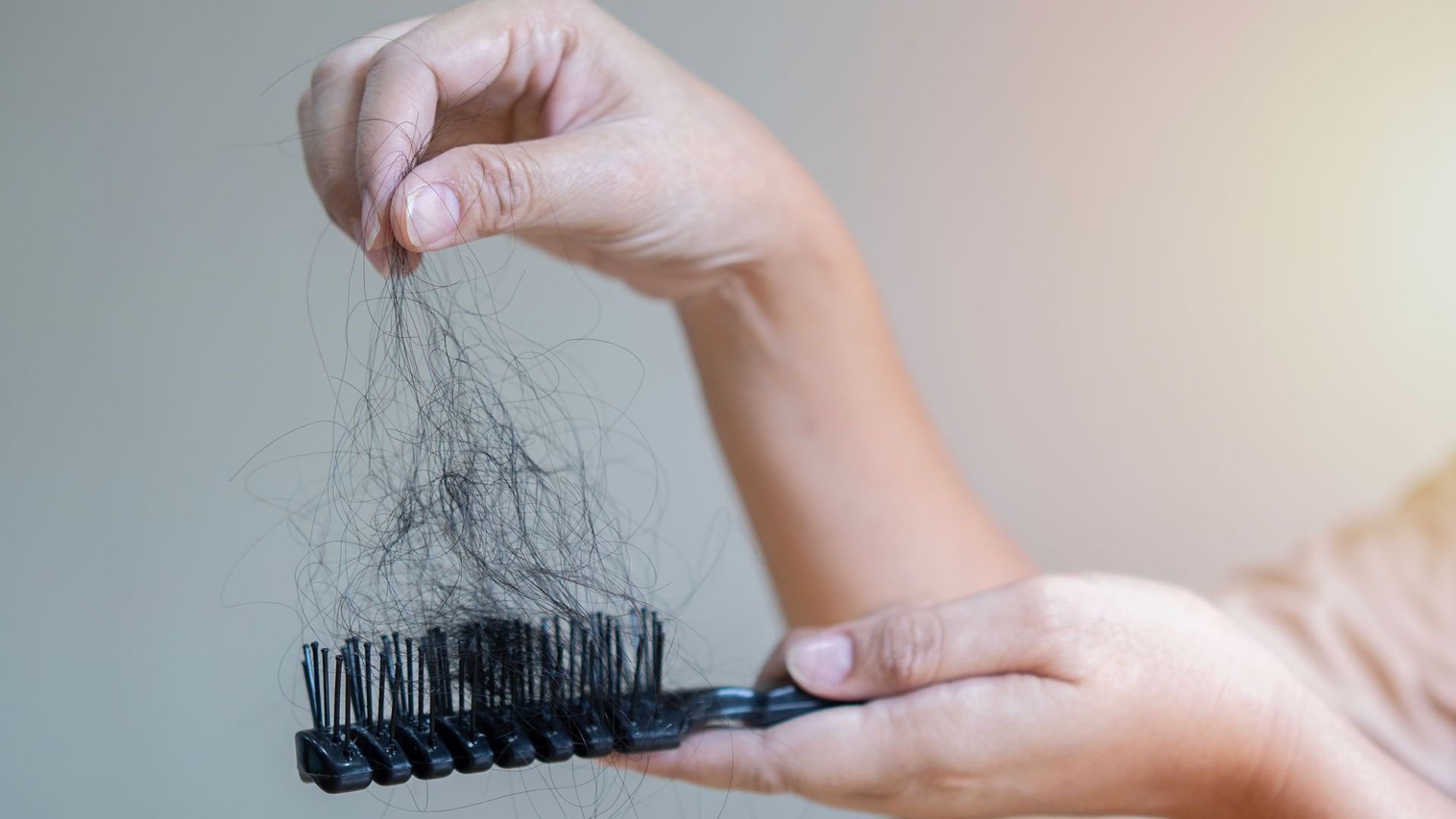  జుట్టు రాలే సమస్య నుంచి బయటపడాలంటే… 